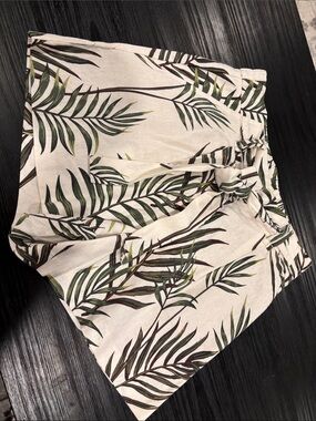 C&C California Cream High-Waist Tropical Print Tie-Front Shorts